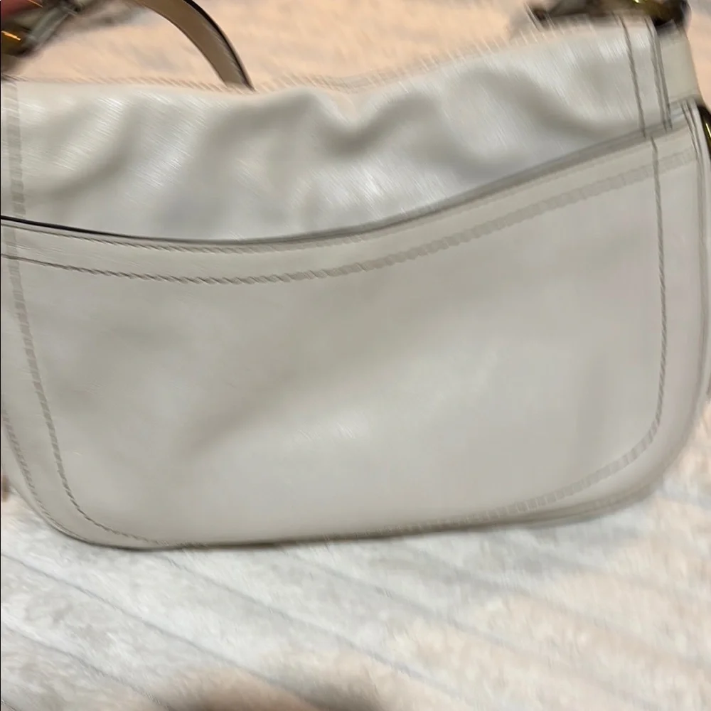 Elegant Cream Shoulder Bag - Picture 8 of 10